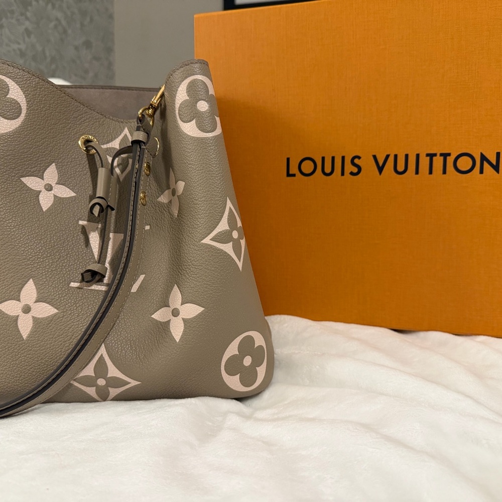 Louis Vuitton Taupe Monogram Shoulder Bag Set - Picture 16 of 16